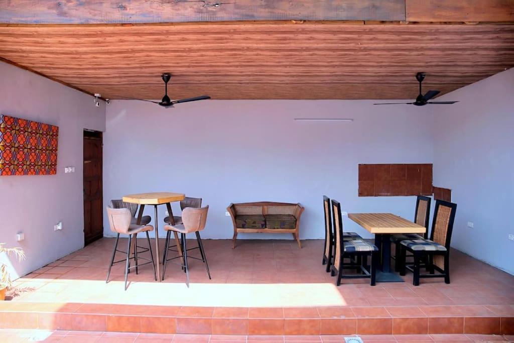 Petite'S Nest - Apartment 3 Accra Luaran gambar